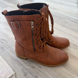 Women's Lace-Up Tan Combat Boots